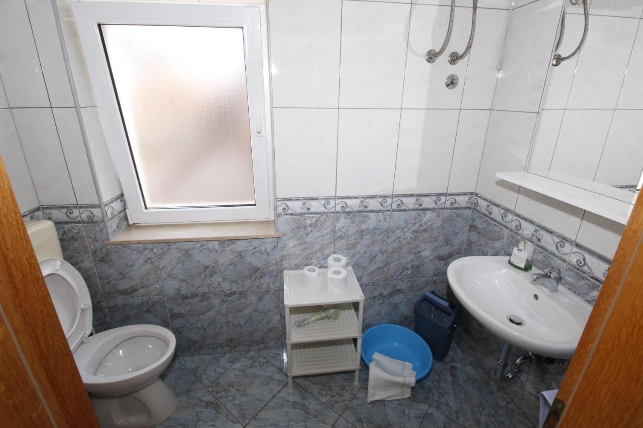 Omis - Michy Apartments Екстер'єр фото
