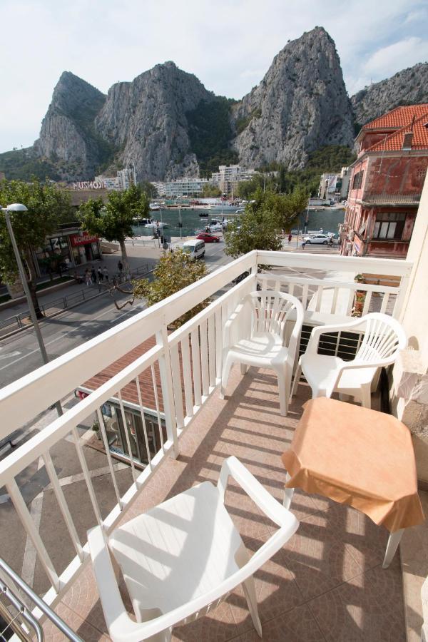 Omis - Michy Apartments Екстер'єр фото