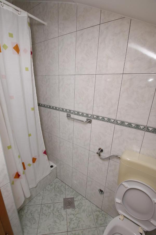 Omis - Michy Apartments Екстер'єр фото