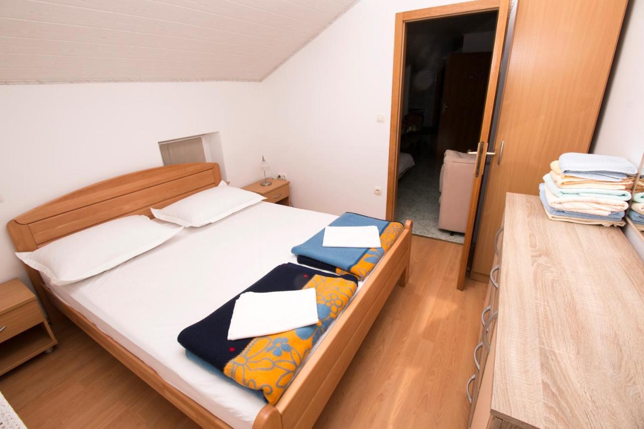 Omis - Michy Apartments Екстер'єр фото